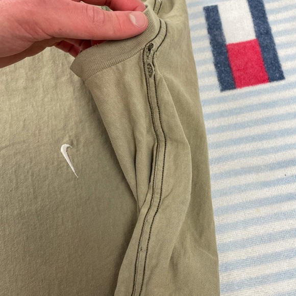 Vintage distressed Nike embroidered swoosh tan short sleeve tee shirt - Picture 10 of 16